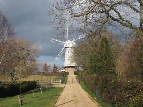 Sandhurst Windmill at the end of its drive